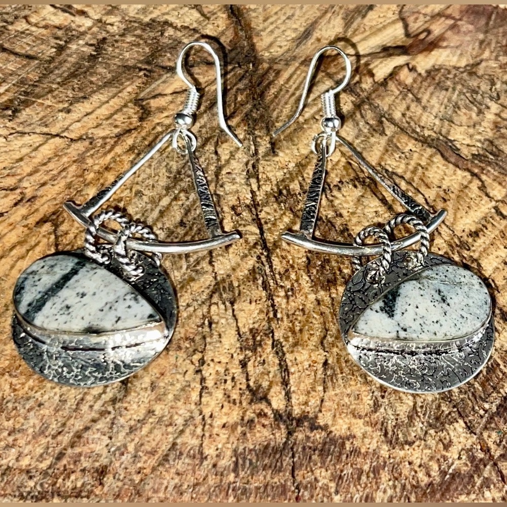 K2 Jasper in Granite Earrinngs 2 1/2” - Picture 5 of 8